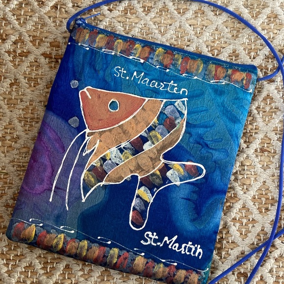 Women’s St. Maarten St. Martin handmade painted Caribbean tropical fish handbag - Picture 3 of 4